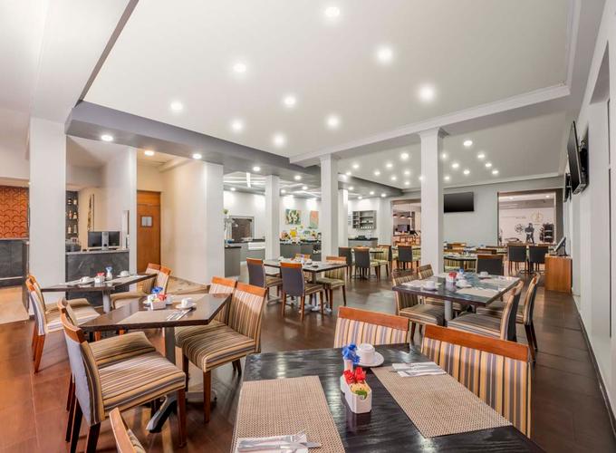 Urbano Restaurant Krystal Urban® Monterrey San Jeronimo Urbano Restaurant Krystal Urban® Monterrey San Jeronimo