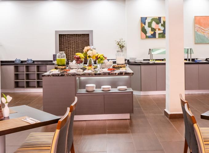 Urbano Restaurant Krystal Urban® Monterrey San Jeronimo  Urbano Restaurant Krystal Urban® Monterrey San Jeronimo