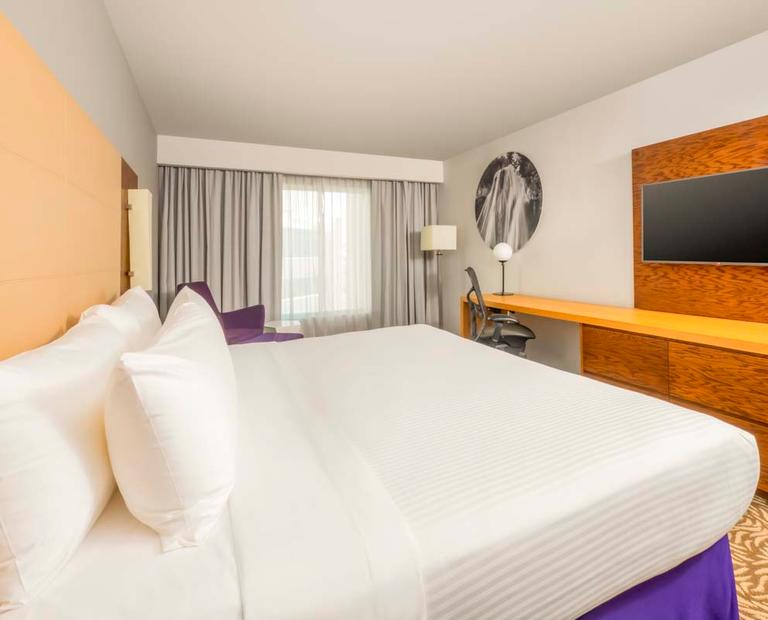 SUPERIOR KING Krystal Urban® Monterrey San Jeronimo SUPERIOR KING Krystal Urban® Monterrey San Jeronimo