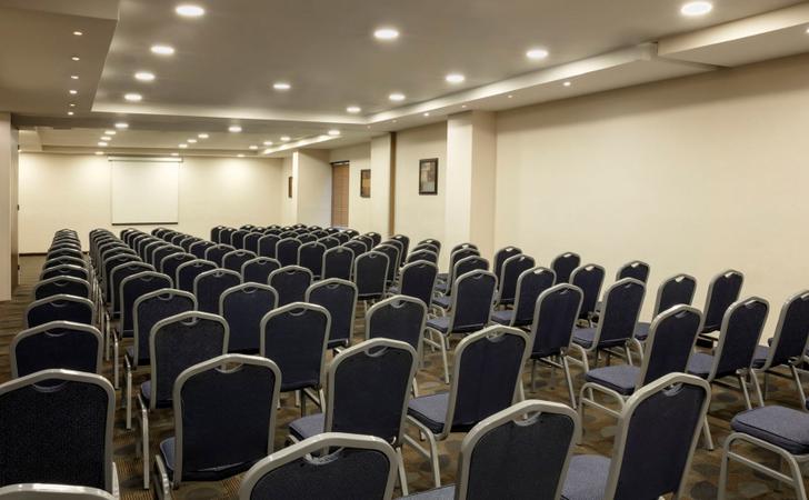 Cerro Krystal Urban® Monterrey San Jeronimo Cerro Krystal Urban® Monterrey San Jeronimo